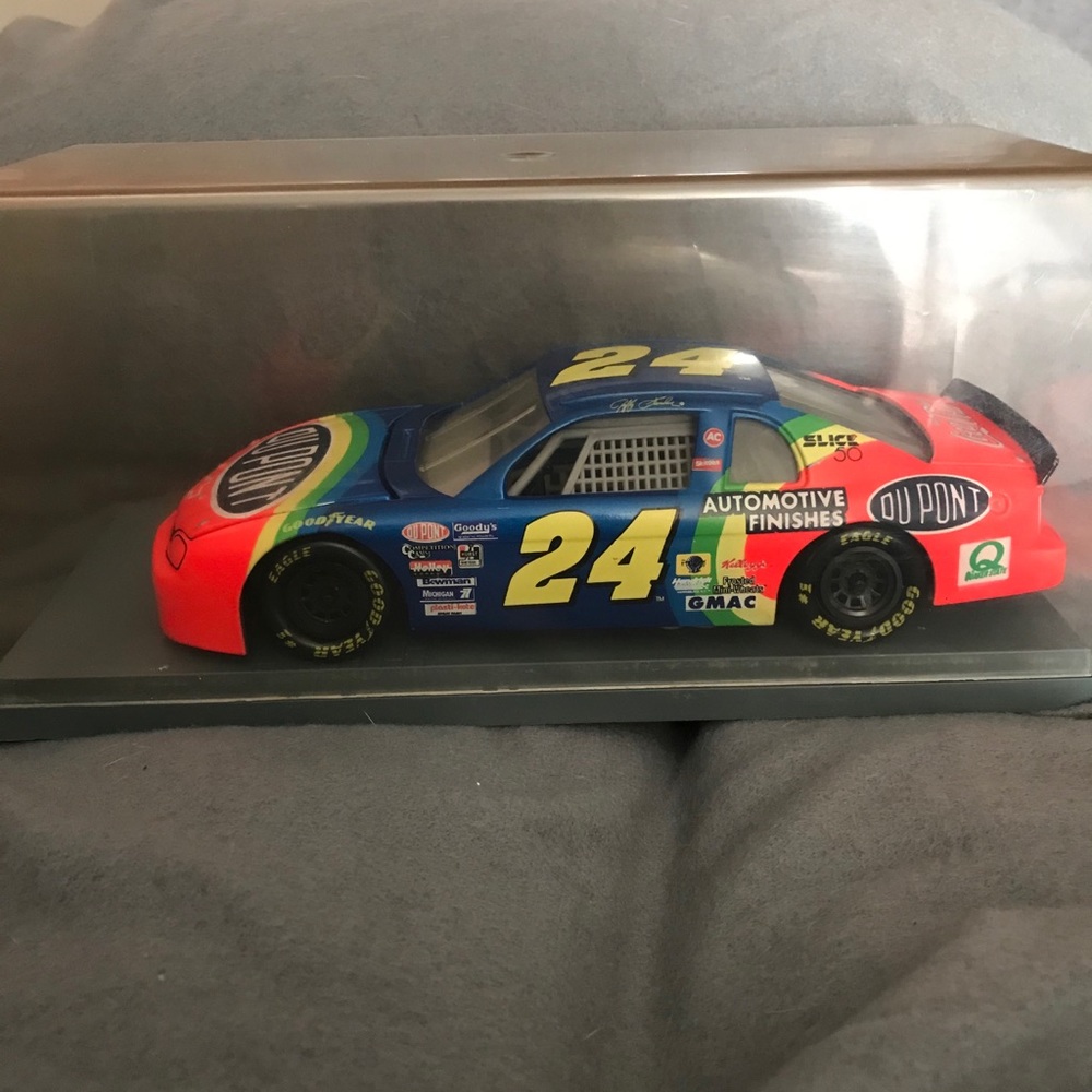 Jeff Gordon 1/24 scale car with case